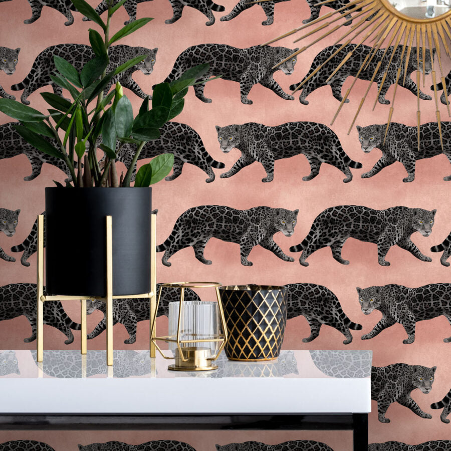 Pink Pantheress Wallpaper-Beaumonde