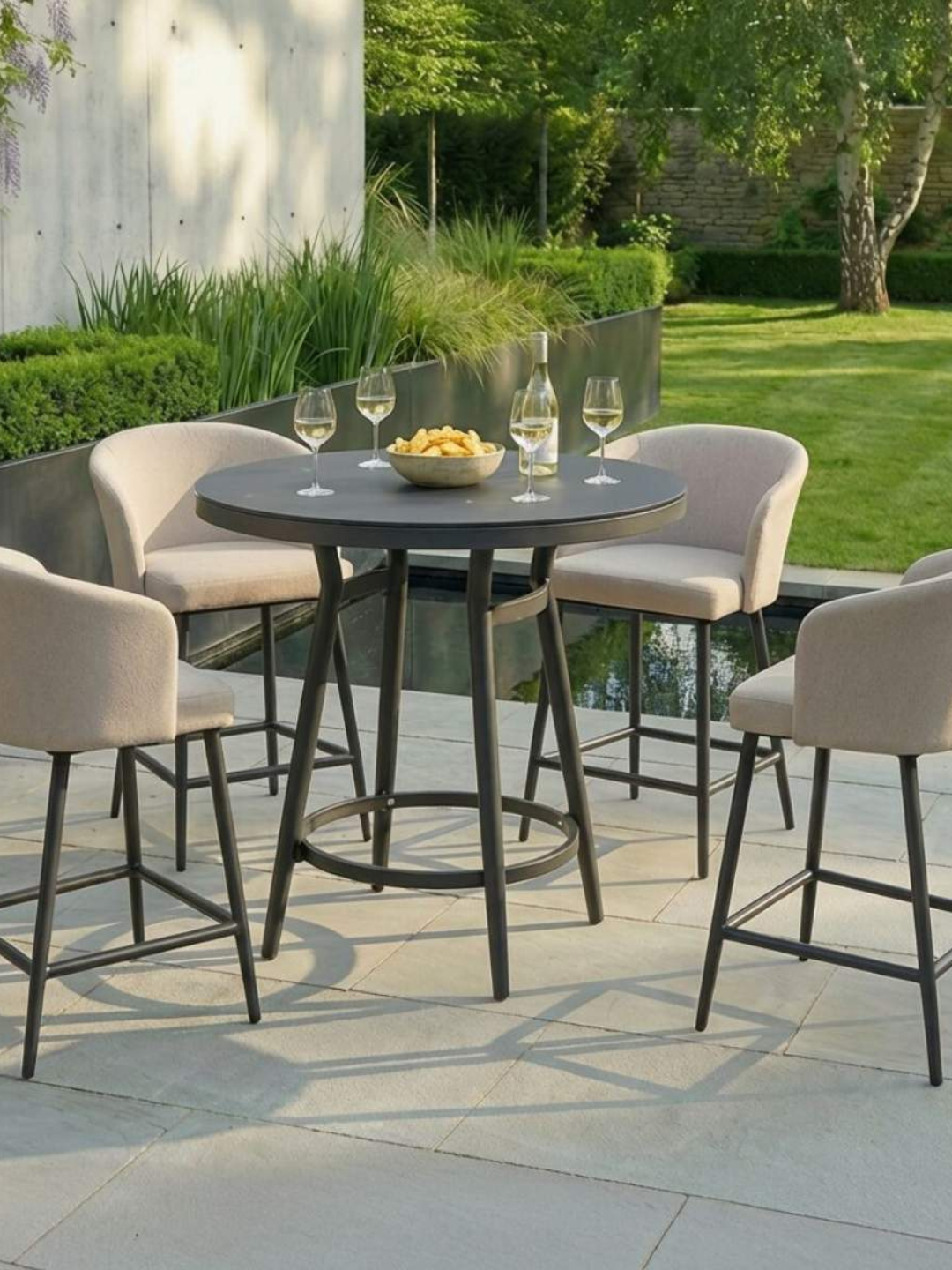 Outdoor Sets That Make You Want to Stay a Little Longer