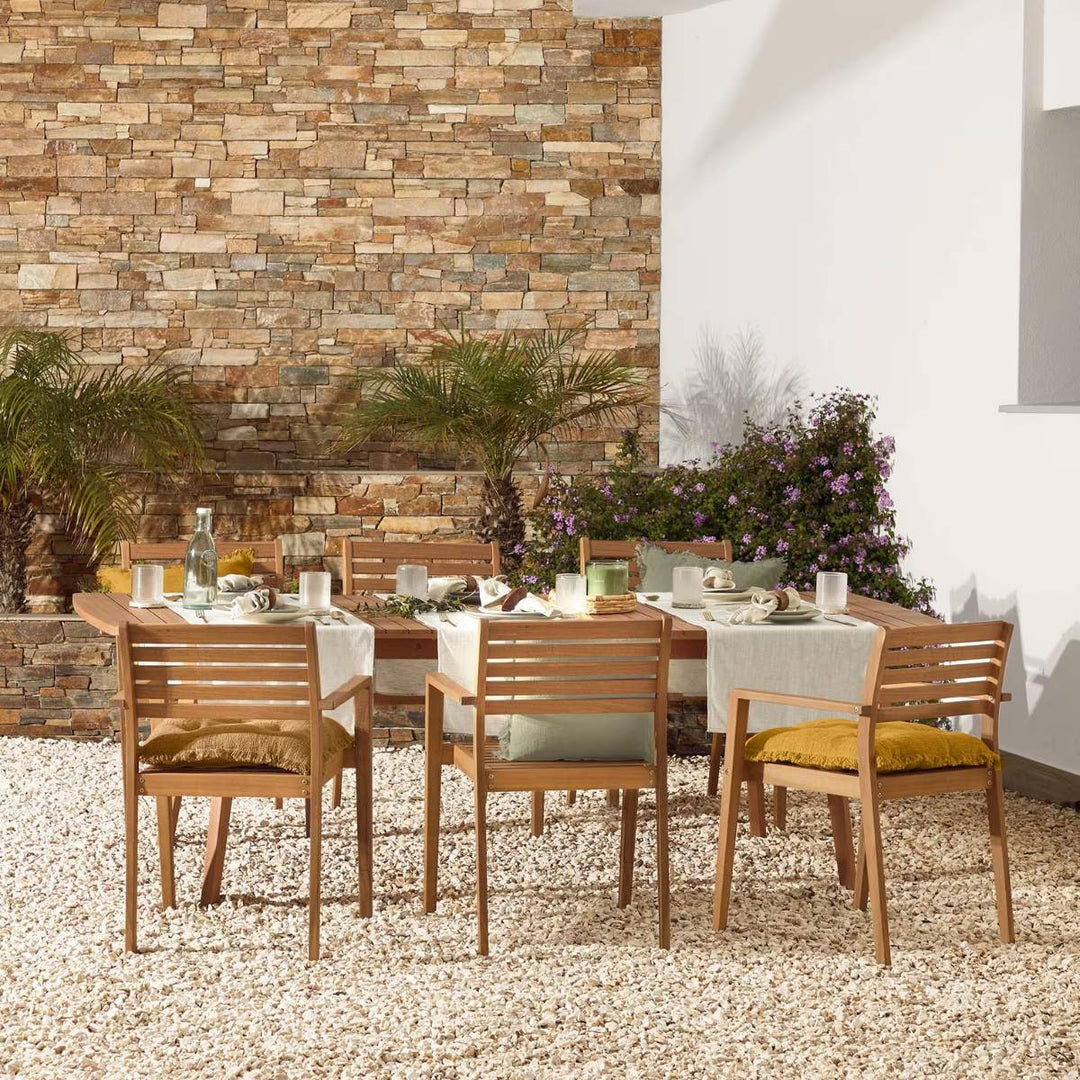 How to Choose the Perfect Outdoor Dining Table for Summer Hosting
