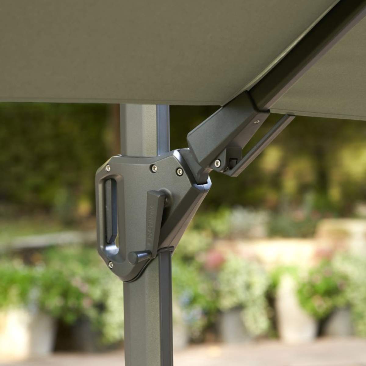 Beau&Co Glow Challenger T2 3m Square Premium Lush Green Free Arm Parasol