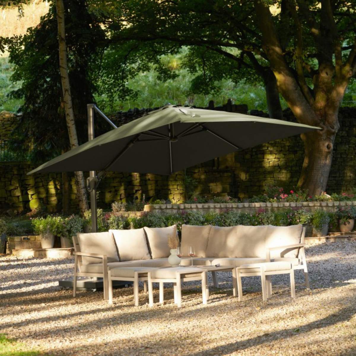 Beau&Co Glow Challenger T2 3m Square Premium Lush Green Free Arm Parasol