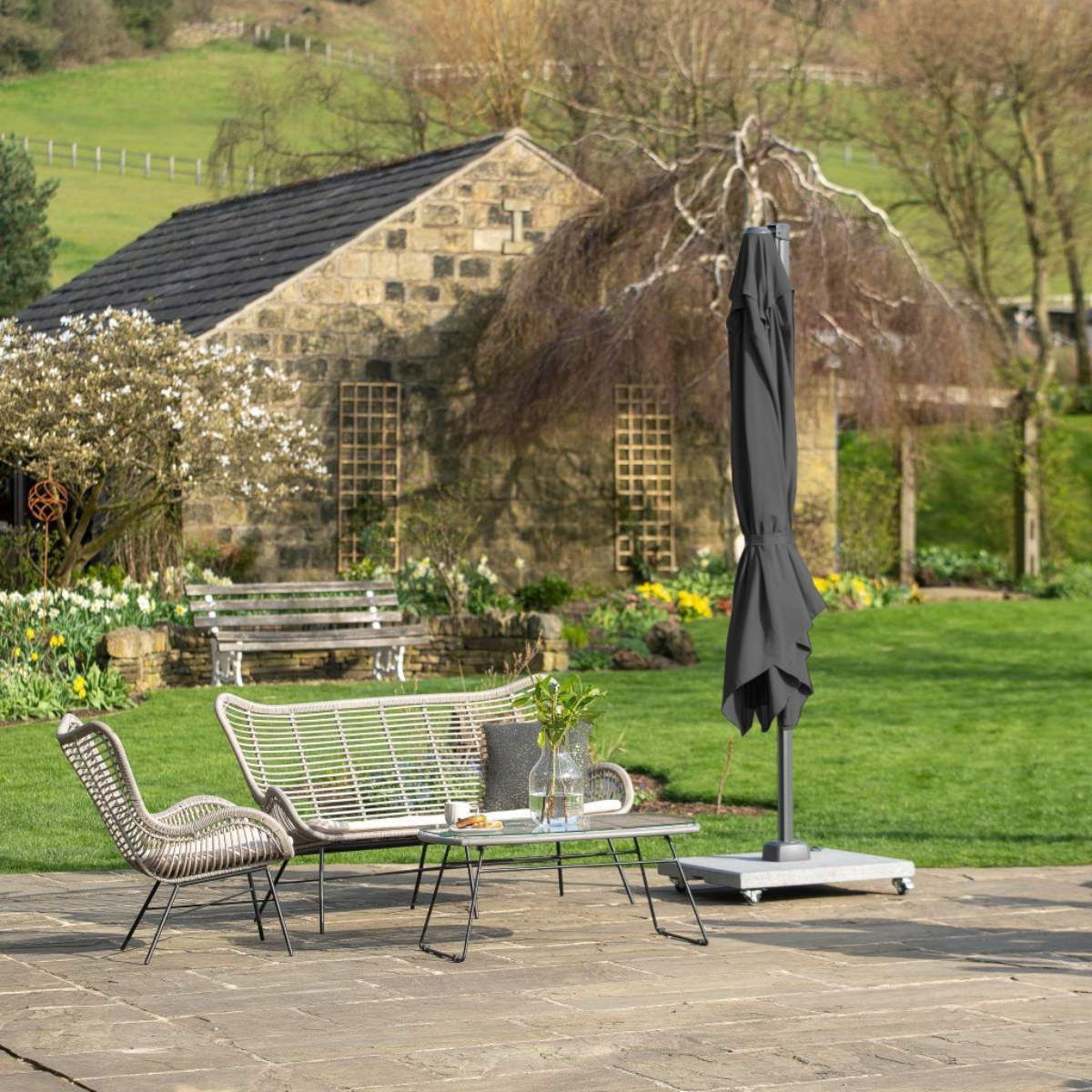 Beau&Co Voyager T2 2.7m Square Anthracite Free Arm Parasol