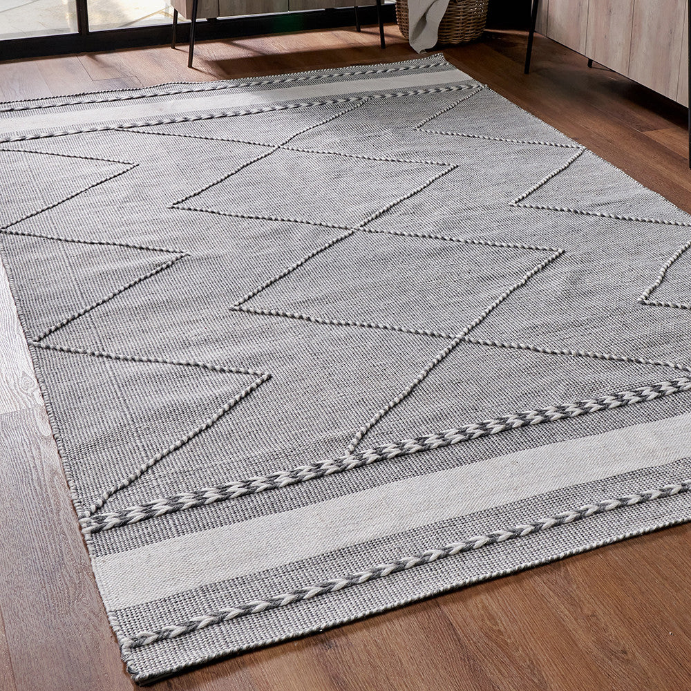 Beau&Co Indoor Outdoor Grey and White Plaited Stripe Design Rug