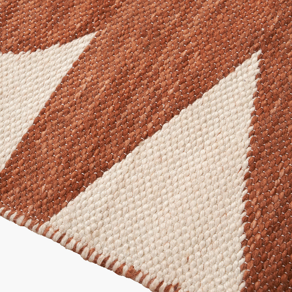 Beau&Co Indoor Outdoor Terracotta and Ivory Geometric Design Rug
