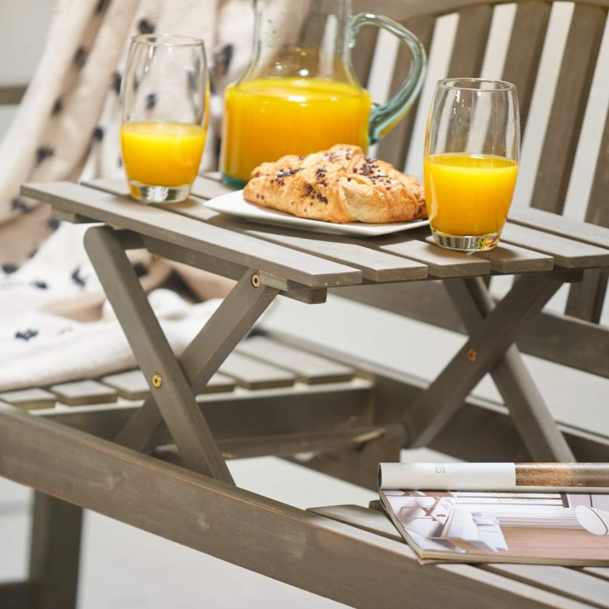 Beau&Co Richmond Antique Grey Outdoor Bench with Pop Up Table