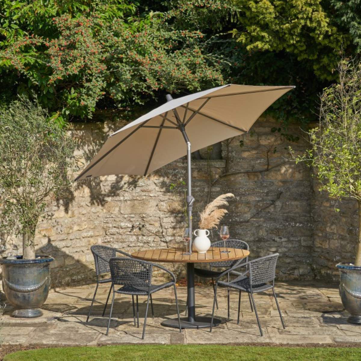 Beau&Co Dakota Black Outdoor 4 Seater Dining Set