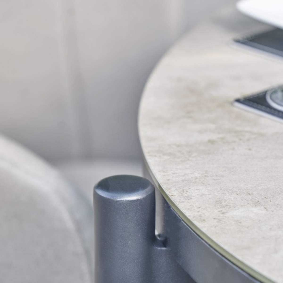 Beau&Co Nevada Putty Outdoor 4 Seater Round Dining Set