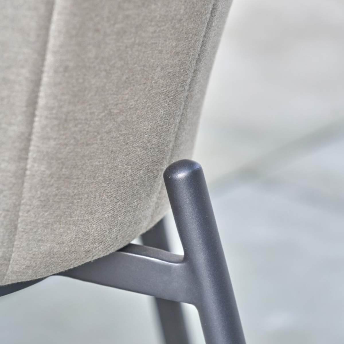 Beau&Co Nevada Putty Outdoor 4 Seater Round Dining Set