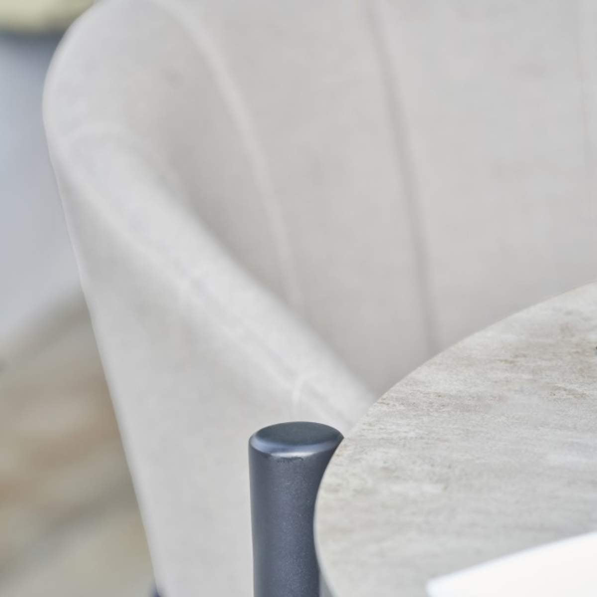 Beau&Co Nevada Putty Outdoor 4 Seater Round Dining Set