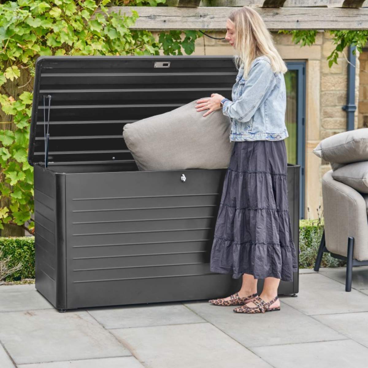 Pacific Lifestyle Rhode Island Large Galvanised Steel Cushion Box Black