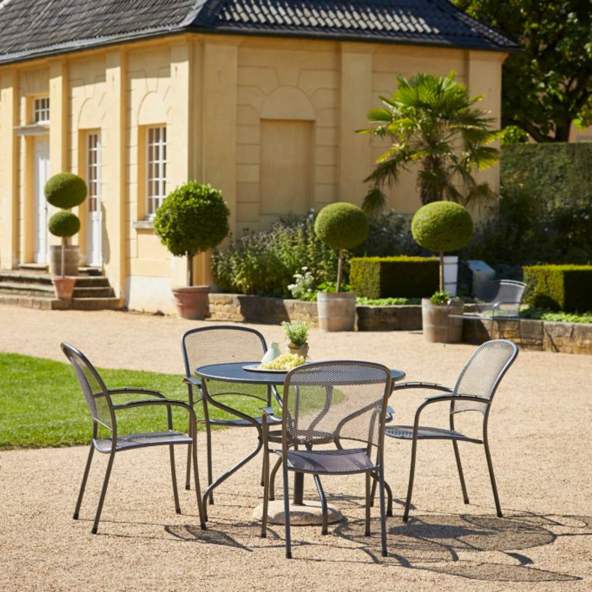 Pacific Lifestyle Carlo Round 4 Seater Dining Set