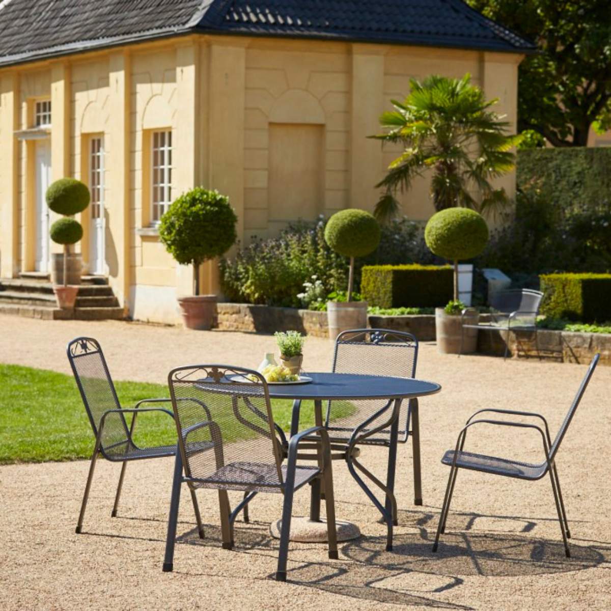 Beau&Co Savoy Round 4 Seater Dining Set