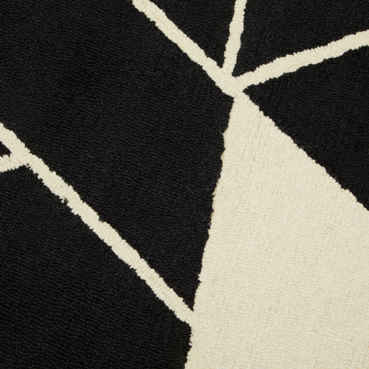 Beaumonde Home Bosie Milana Small Black And White Geometric Rug 3