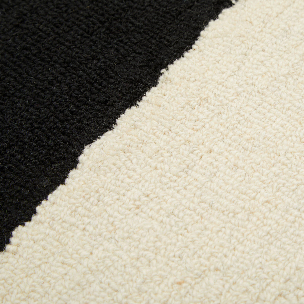 Beaumonde Home Bosie Milana Small Black And White Geometric Rug 2