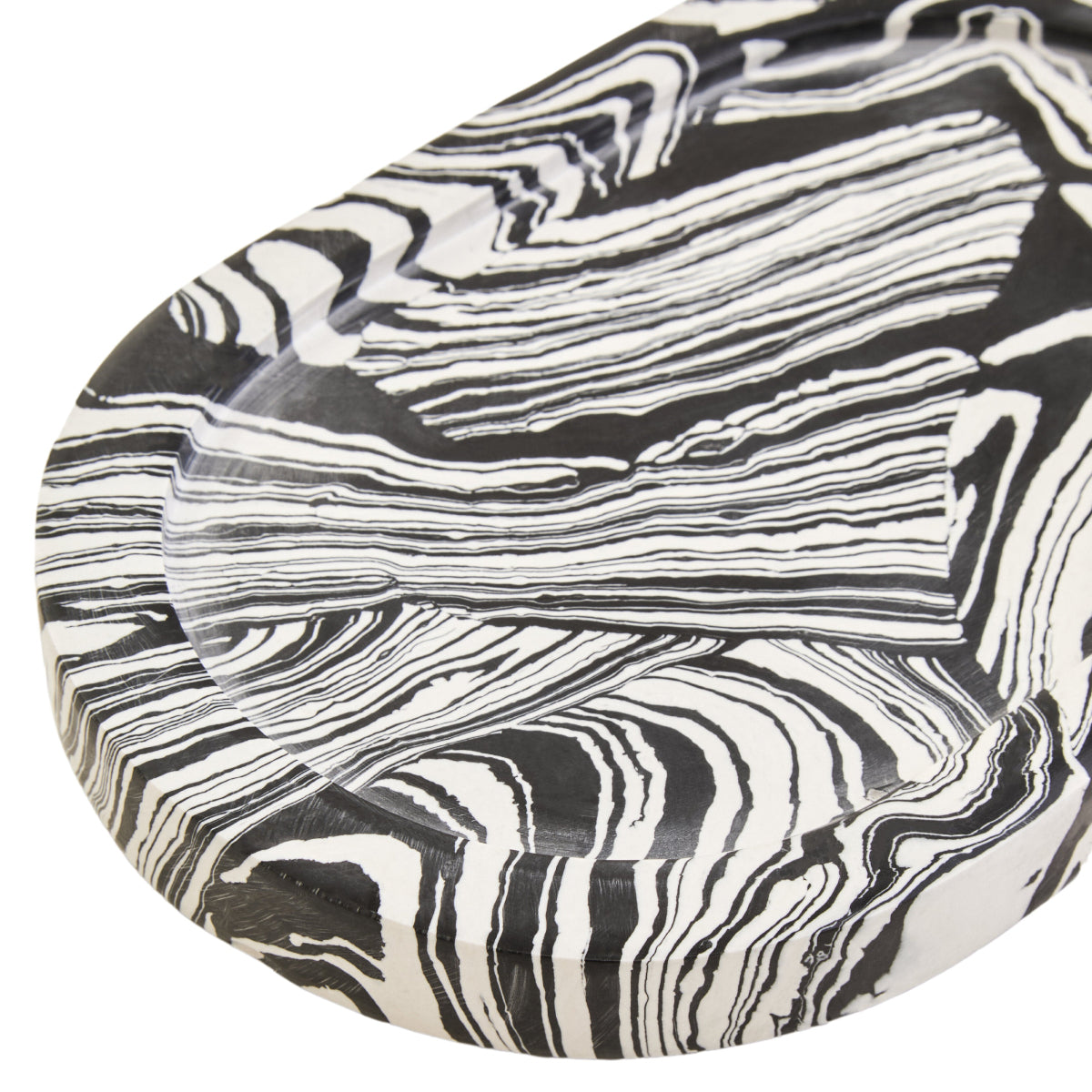 Beaumonde Home Helsa Black And White Oval Marble Tray 9