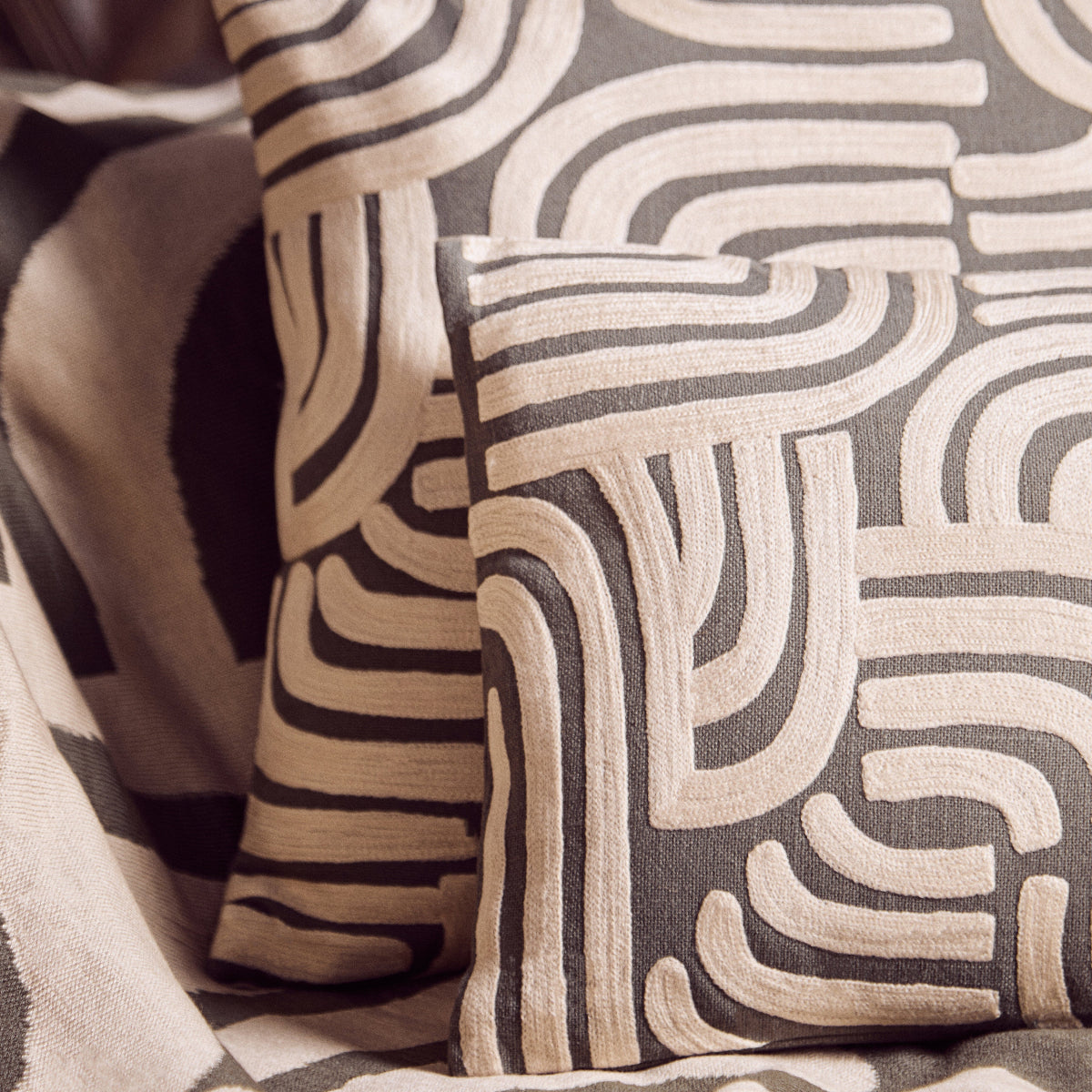 Beaumonde Home Bosie Ozella Natural And Green Cushion 8
