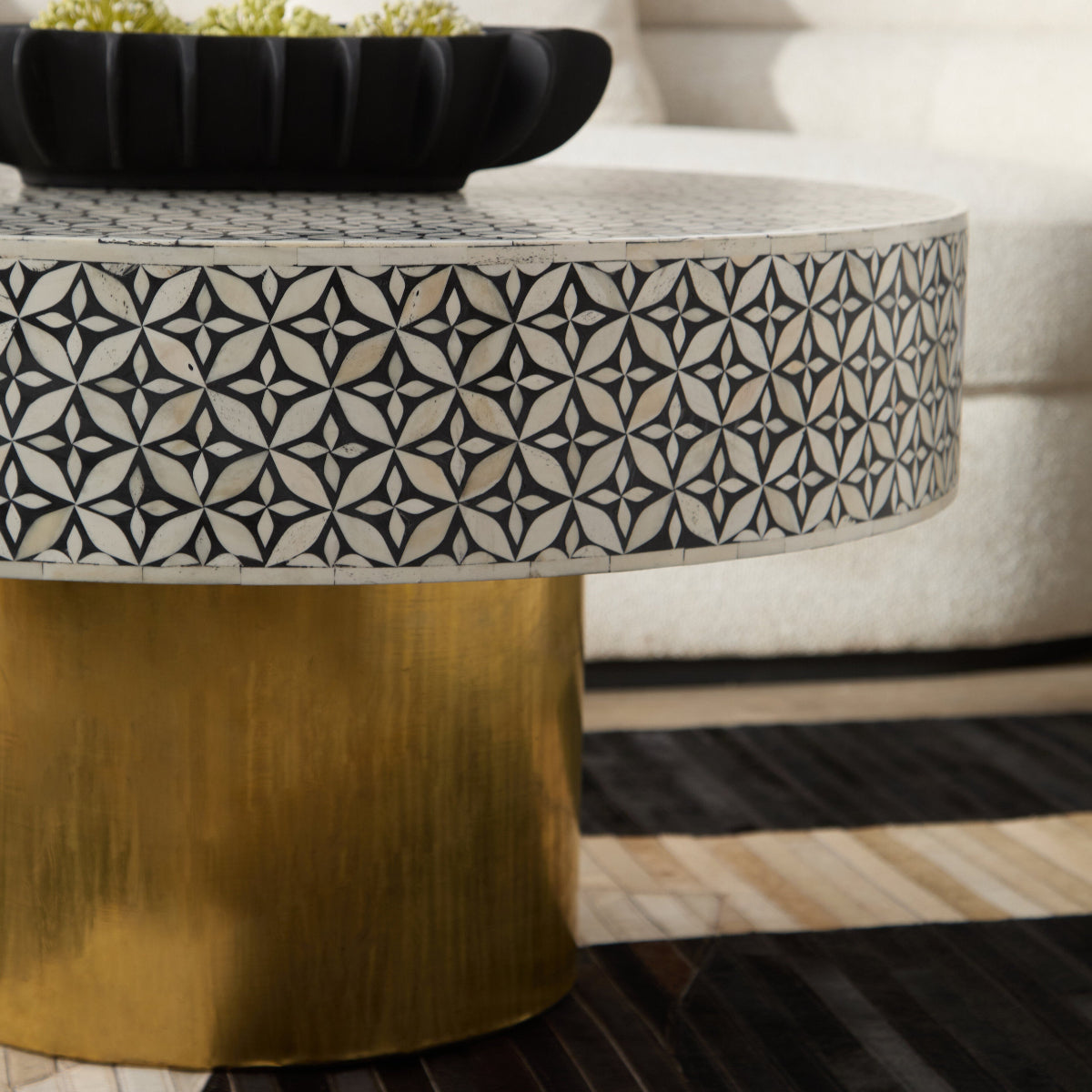 Beaumonde Home Fusion Round Coffee Table With Gold Base 1