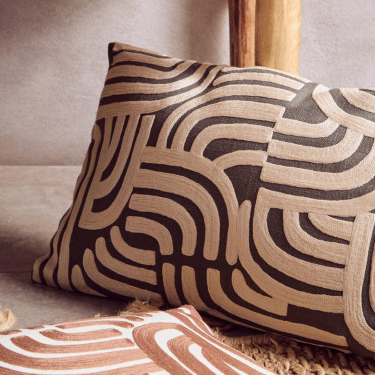 Beaumonde Home Bosie Ozella Natural And Green Rectangular Cushion