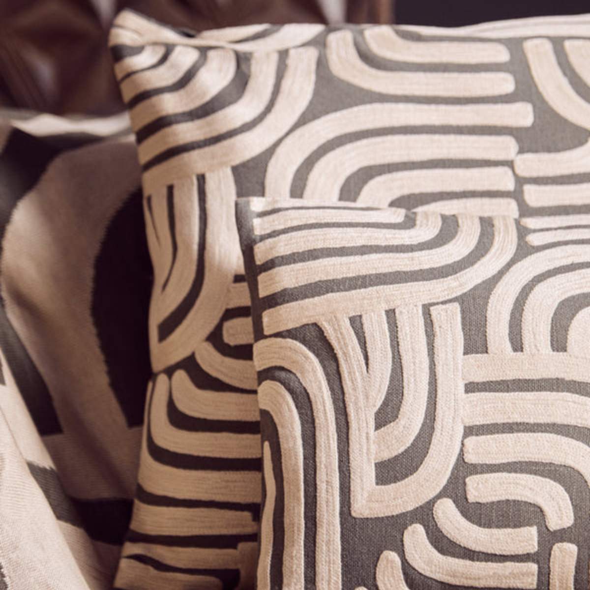 Beaumonde Home Bosie Ozella Natural And Green Rectangular Cushion