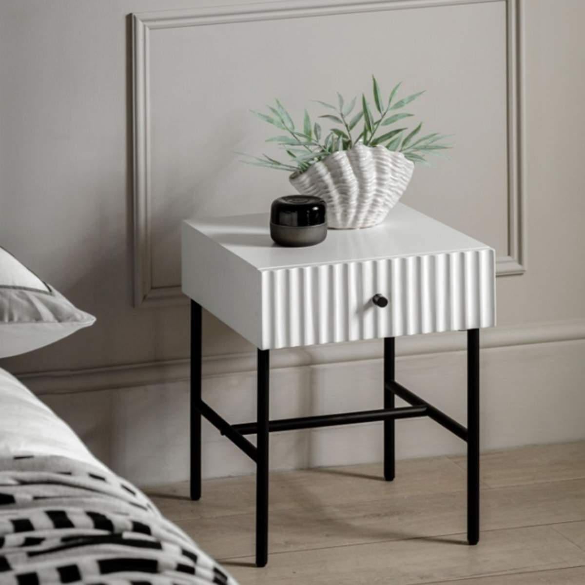Gallery Direct Buckhurst 1 Drawer Bedside White 400x400x500mm