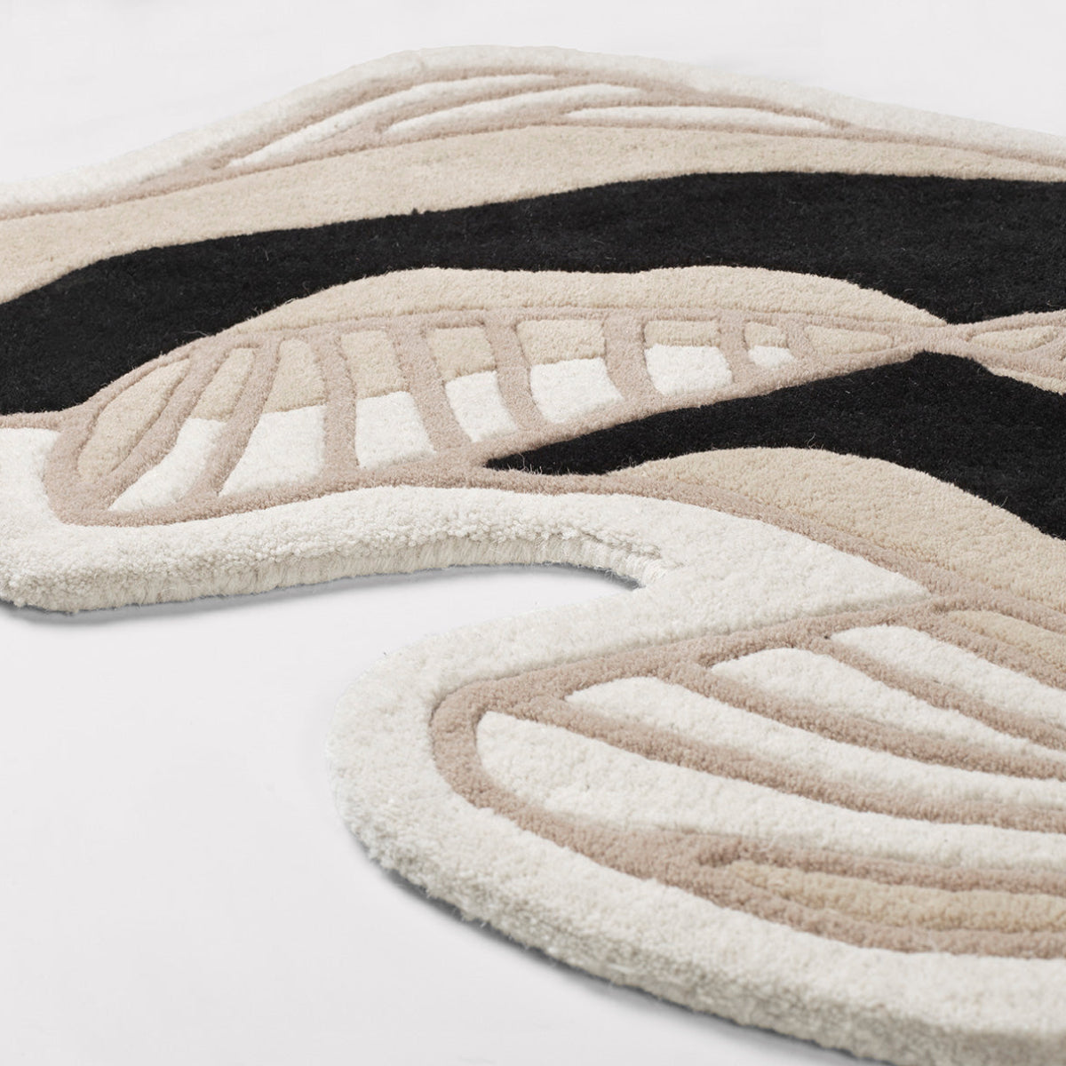 71110398-471110398_Broste Copenhagen Koi Rug - Black