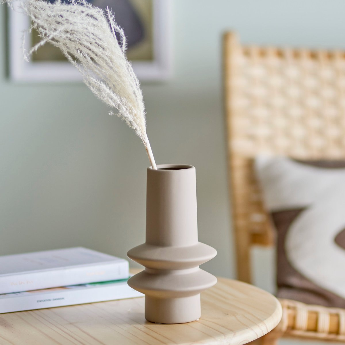 8204897382048973 Bloomingville Isold Vase Lifestyle 6