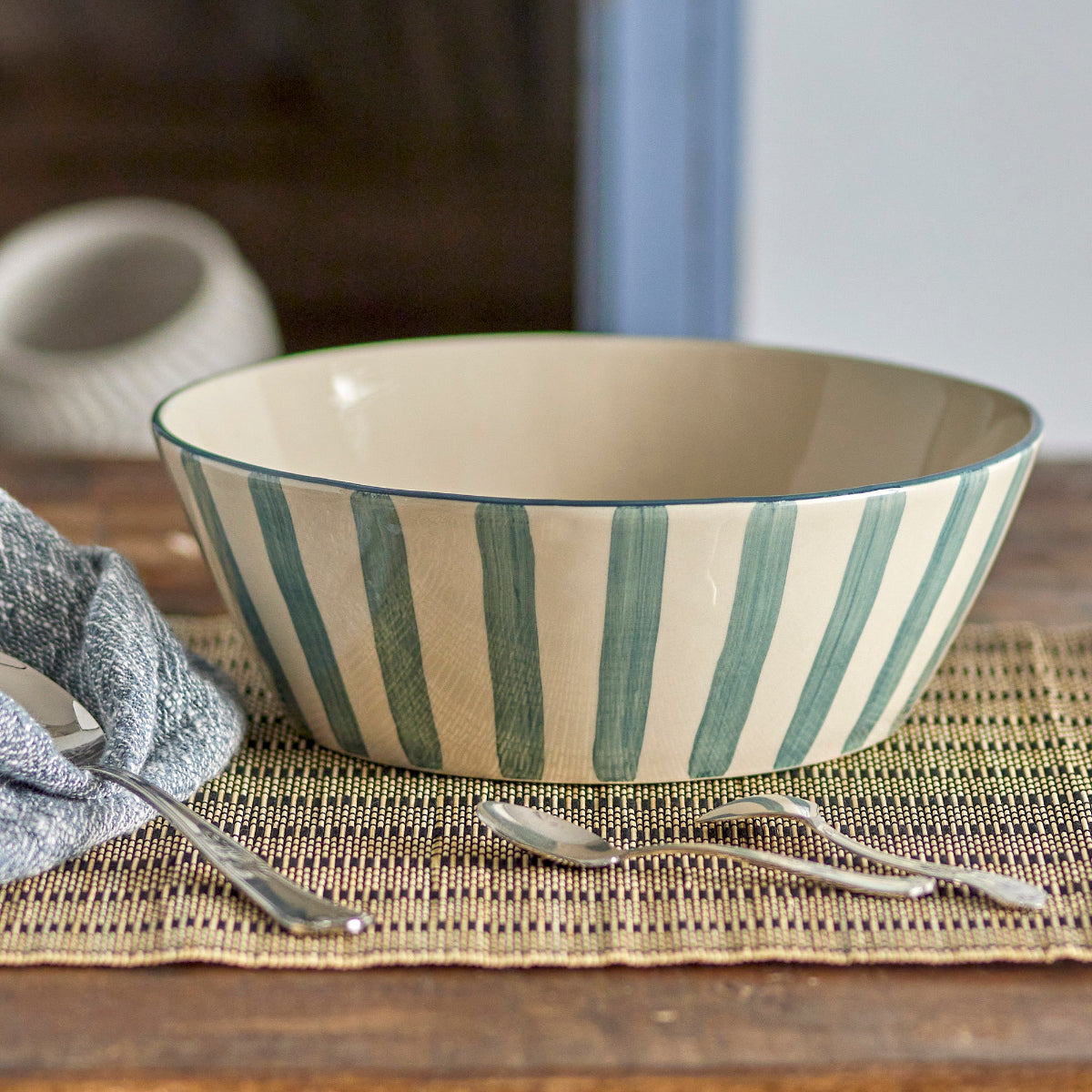 Bloomville Begonia Bowl, Green, Stoneware