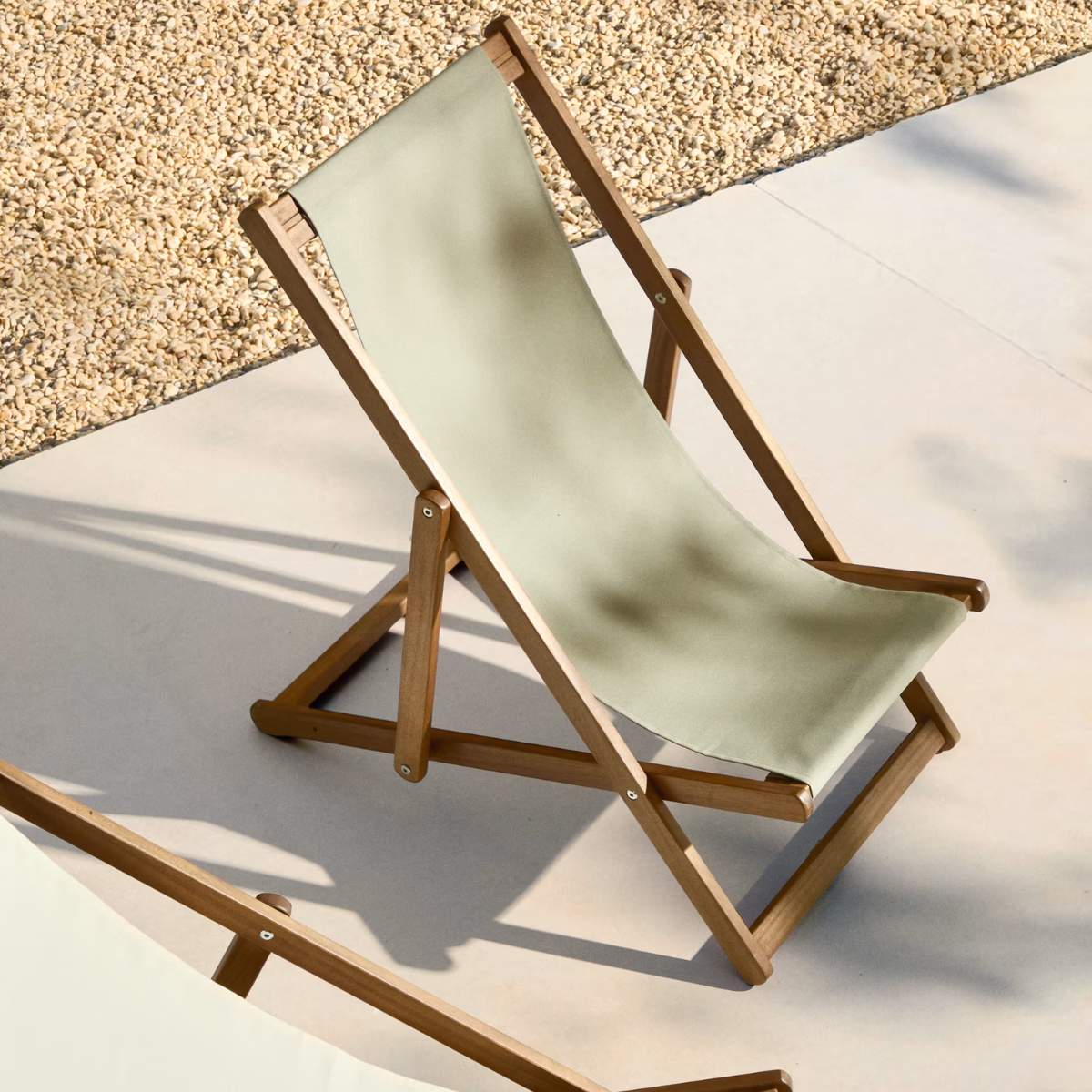 Kave Home Adredna children’s beige outdoor folding hammock made of FSC 100% solid acacia wood