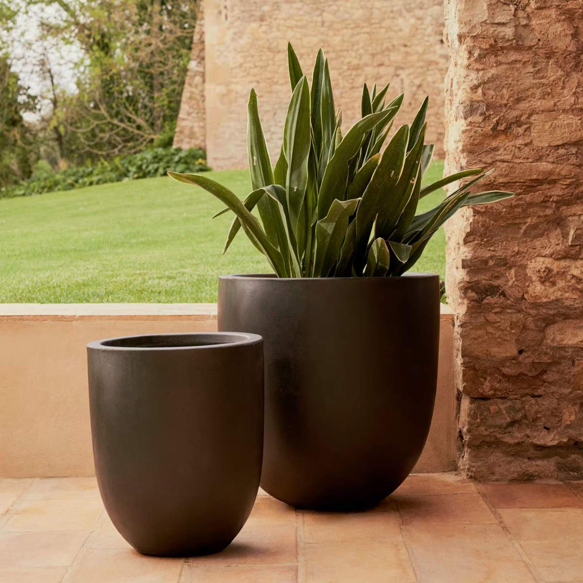 Kave Home Aiguablava plant pot in white cement, Ø 39 cm