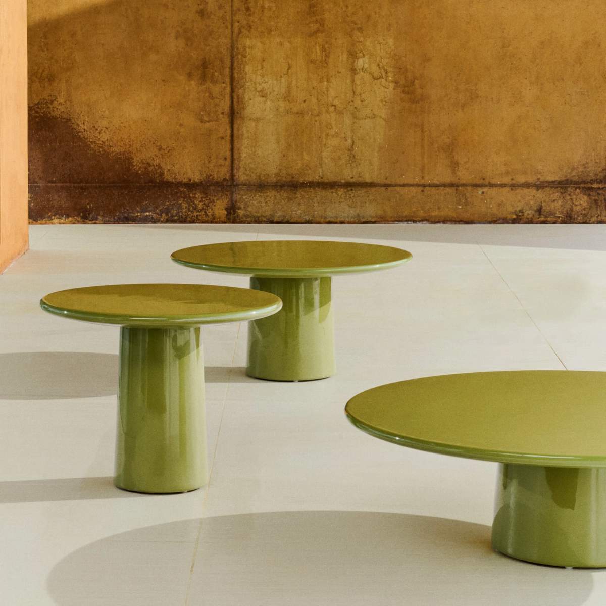 Kave Home Albanella coffee table in cement with glossy green finish Ø85cm