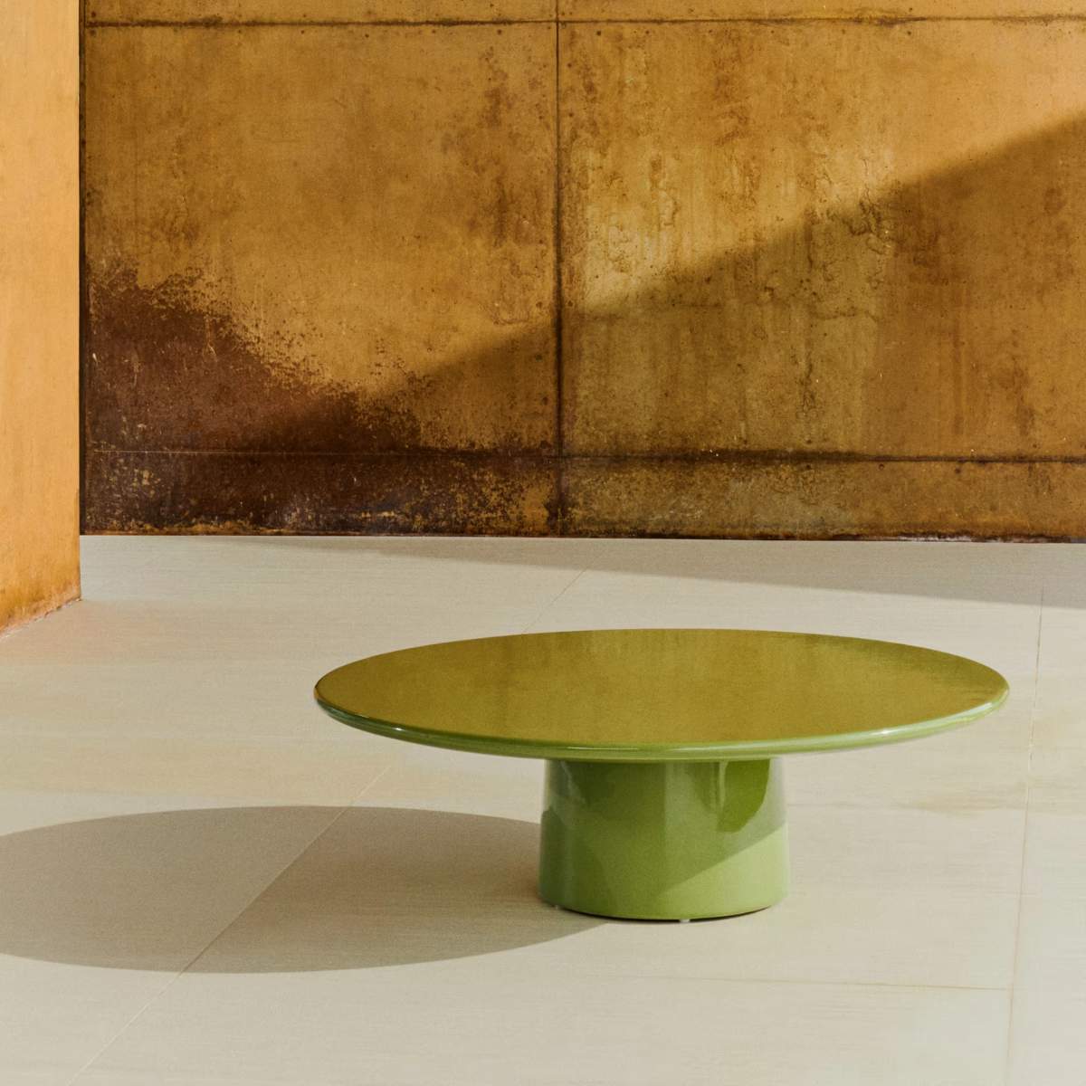 Kave Home Albanella coffee table in cement with glossy green finish Ø110cm