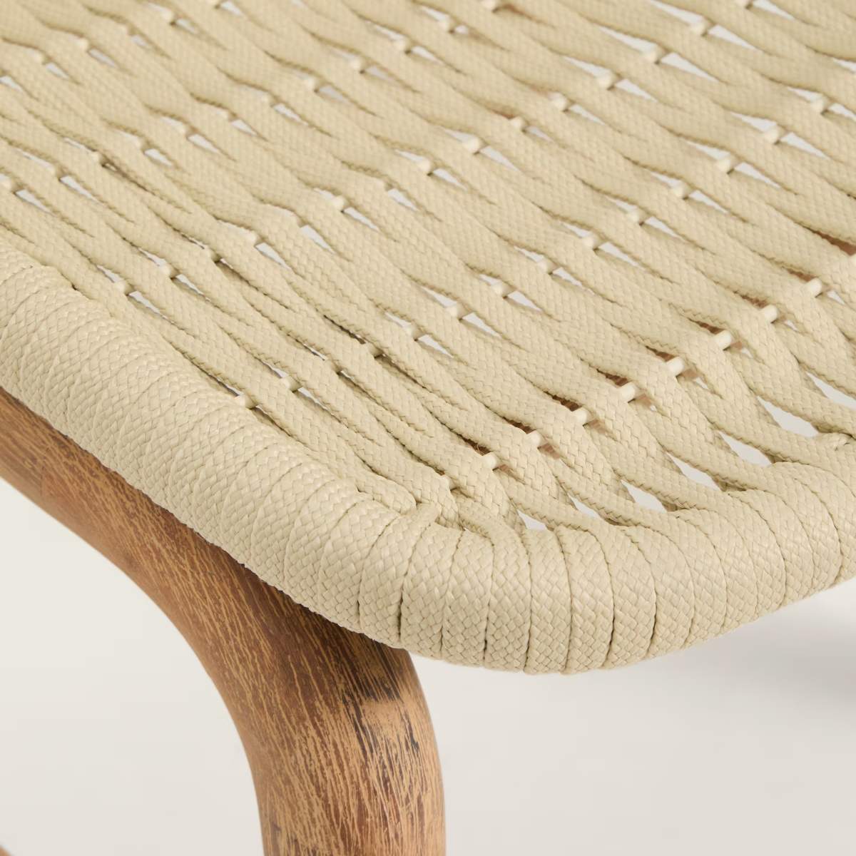 Kave Home Alipa chair in FSC 100% solid acacia wood and ecru rope cord