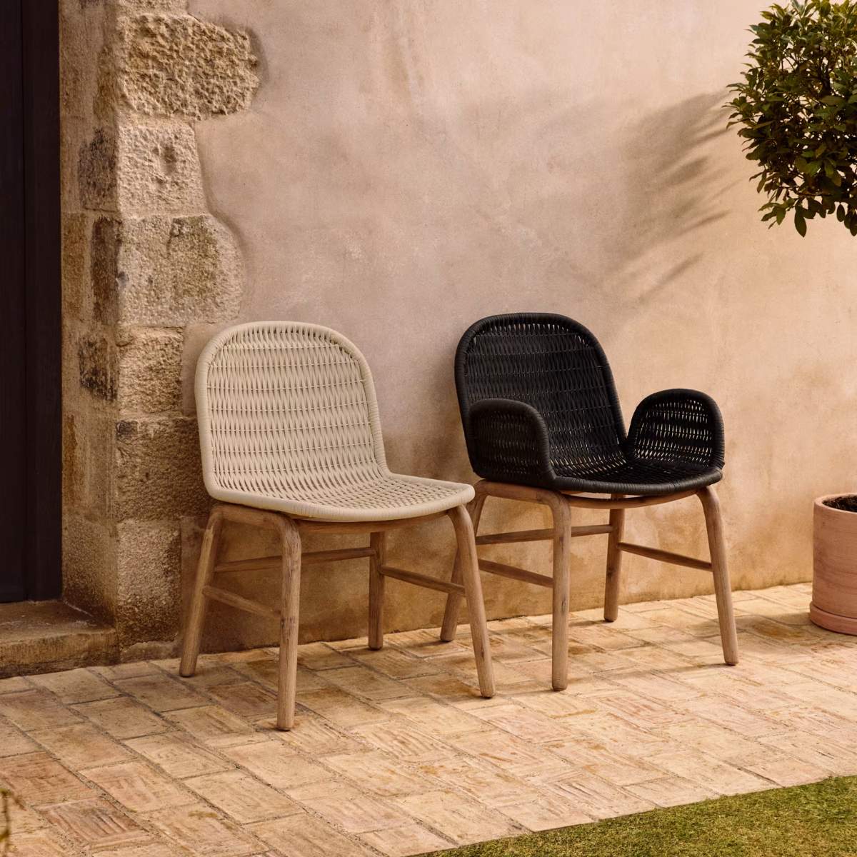 Kave Home Alipa chair in FSC 100% solid acacia wood and ecru rope cord