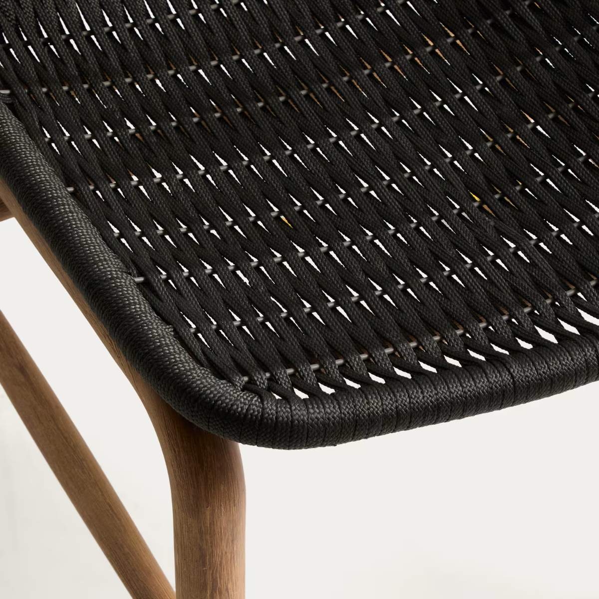 Kave Home Alipa chair in FSC 100% solid acacia wood and ecru rope cord