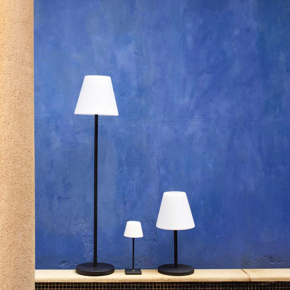 Kave Home Outdoor Aluney table lamp in black finish