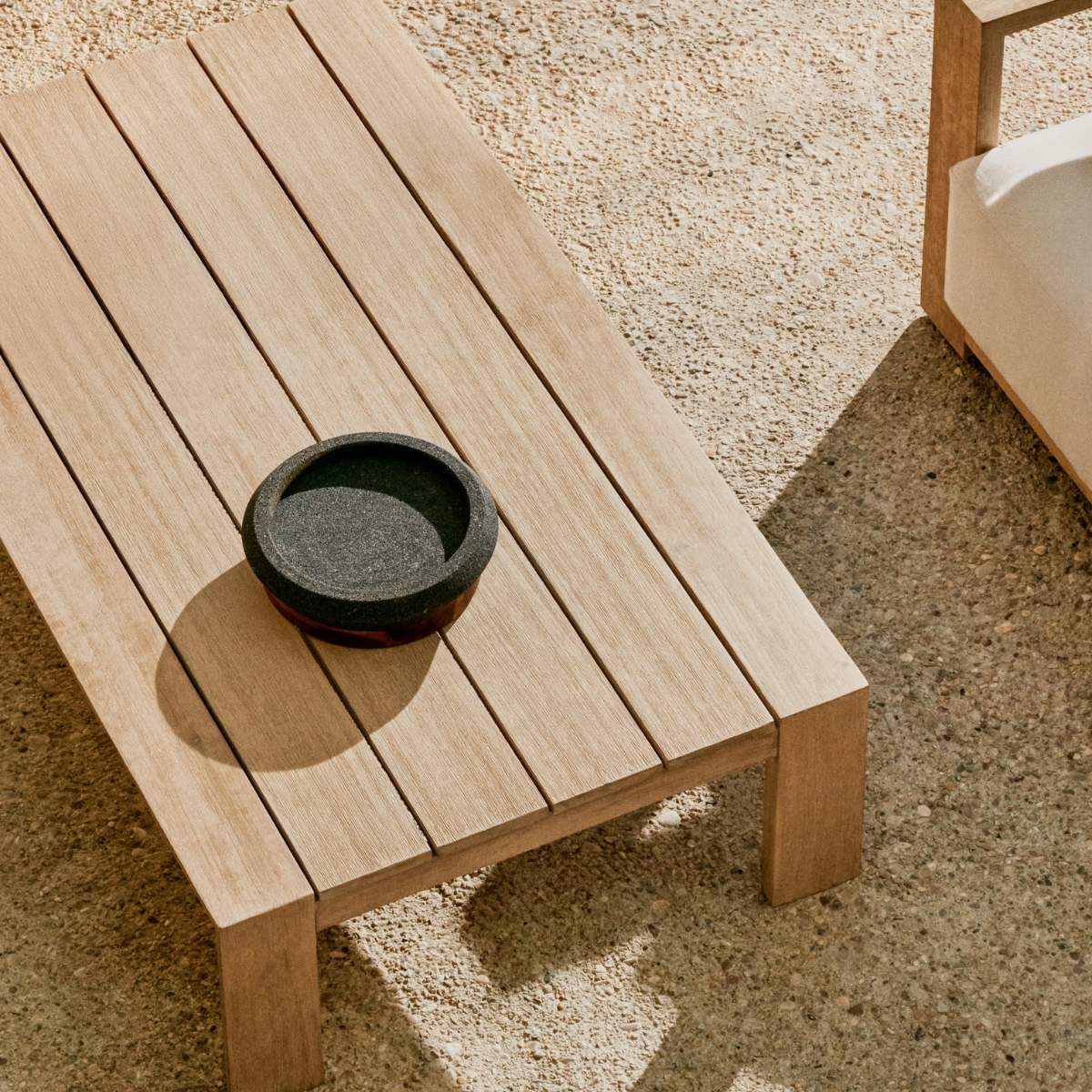 Kave Home Ambra coffee table in solid acacia wood with light finish 82.5 x 140cm FSC 100%