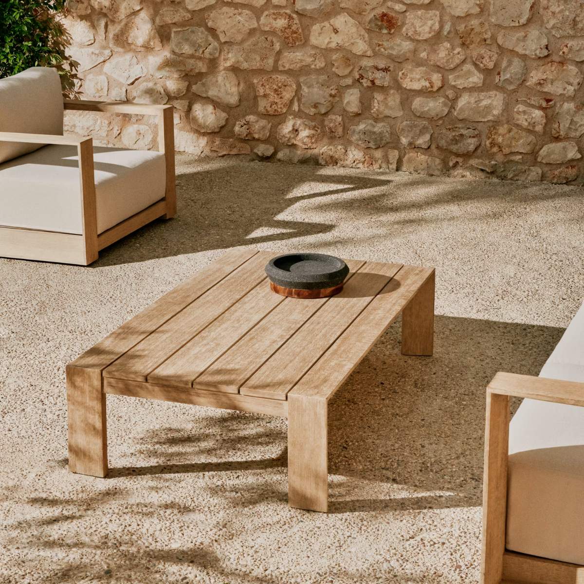 Kave Home Ambra coffee table in solid acacia wood with light finish 82.5 x 140cm FSC 100%