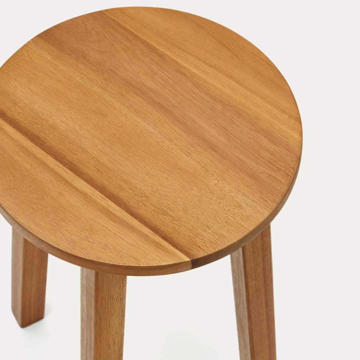 Kave Home Amel outdoor footrest made from solid acacia wood FSC 100%.