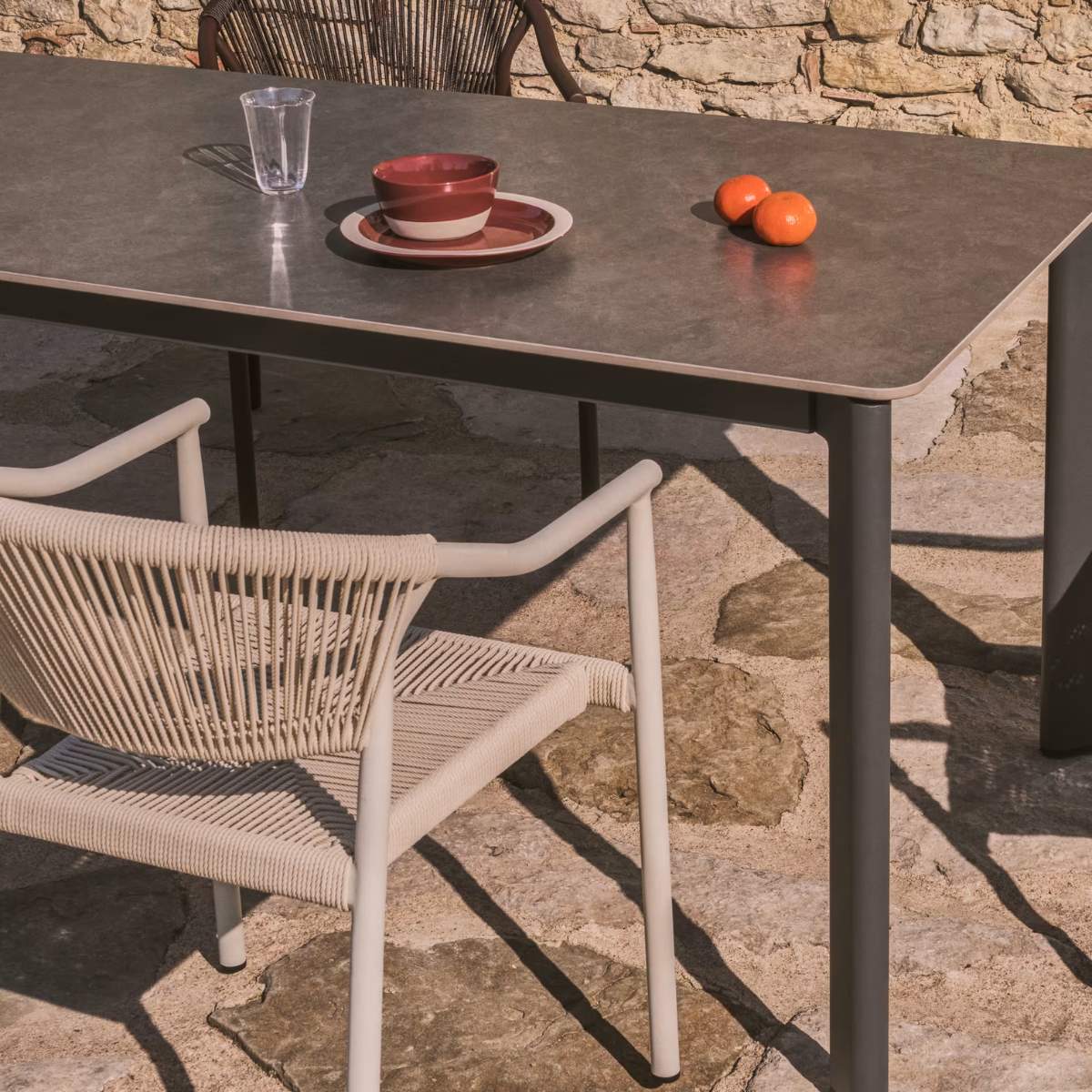 Kave Home Anafi table in sintered stone and graphite aluminium 180 x 90cm