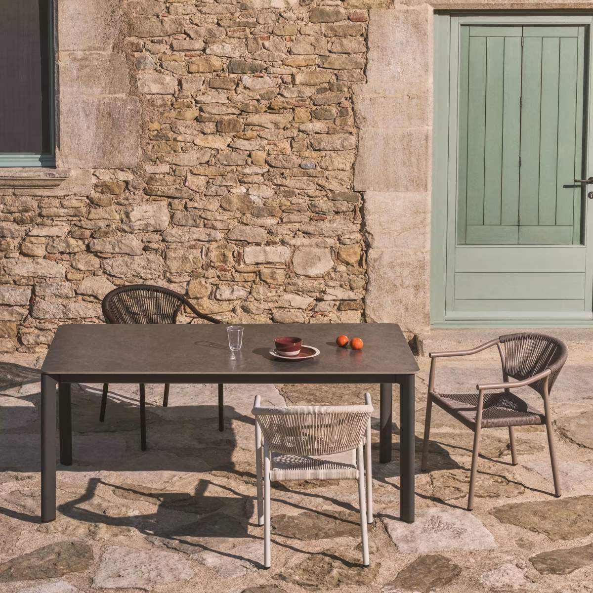 Kave Home Anafi table in sintered stone and graphite aluminium 220 x 100 cm