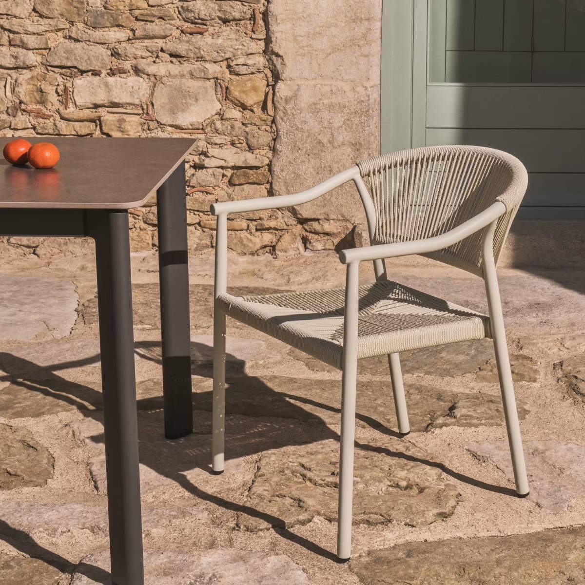 Kave Home Anafi table in sintered stone and graphite aluminium 220 x 100 cm