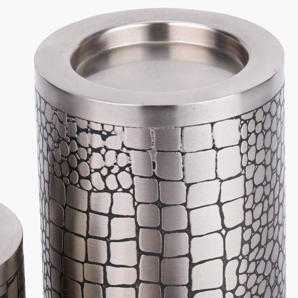 Pacific Lifestyle S/3 Antique Silver Croc Print Metal Pillar Candle Holders