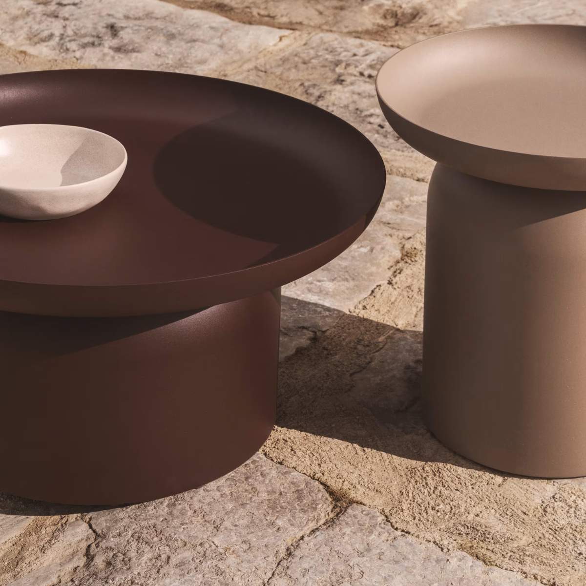 Kave Home Arcola coffee table in ecru aluminium Ø70cm