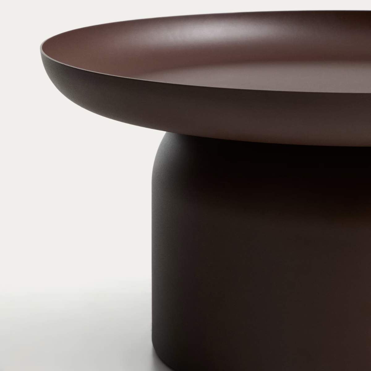 Kave Home Arcola coffee table in ecru aluminium Ø70cm