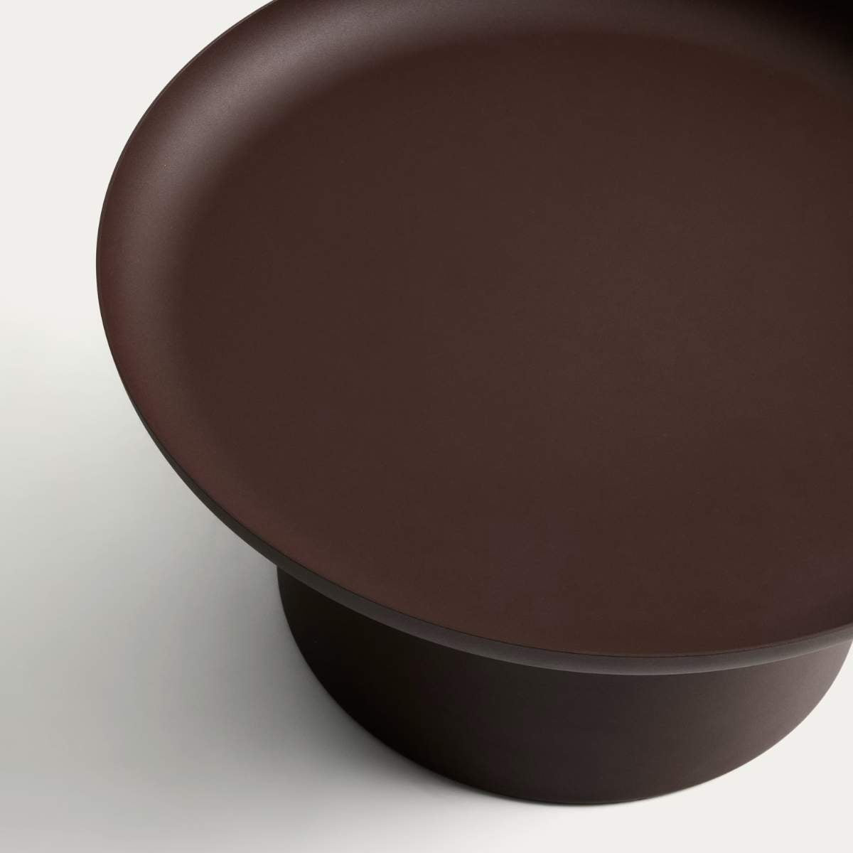 Kave Home Arcola coffee table in ecru aluminium Ø70cm