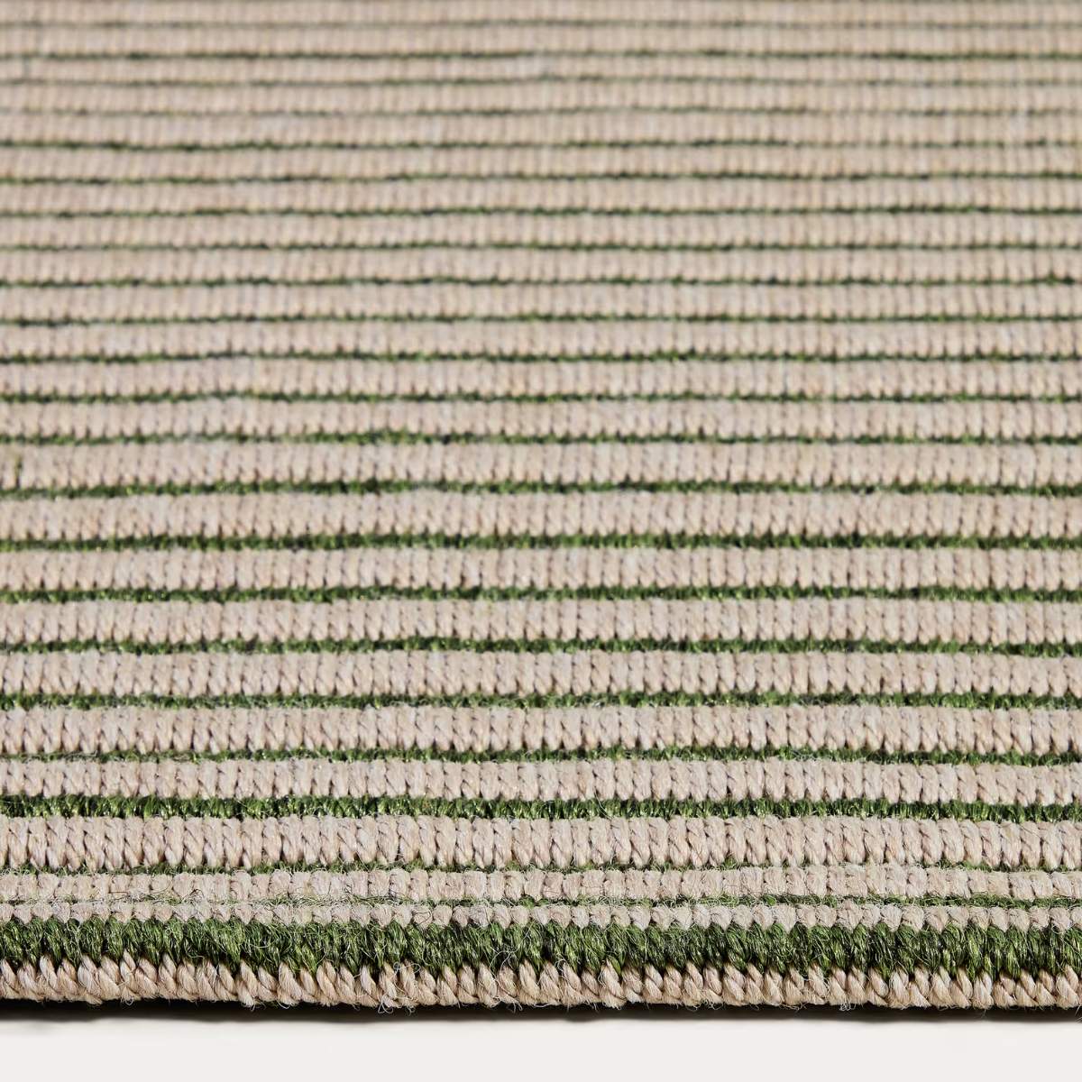 Kave Home Ardelia green and beige synthetic fibre rug 160 x 230cm.