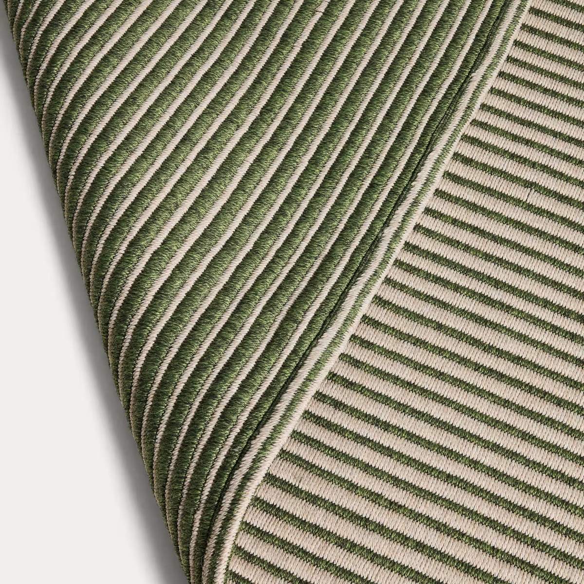 Kave Home Ardelia green and beige synthetic fibre rug 160 x 230cm.