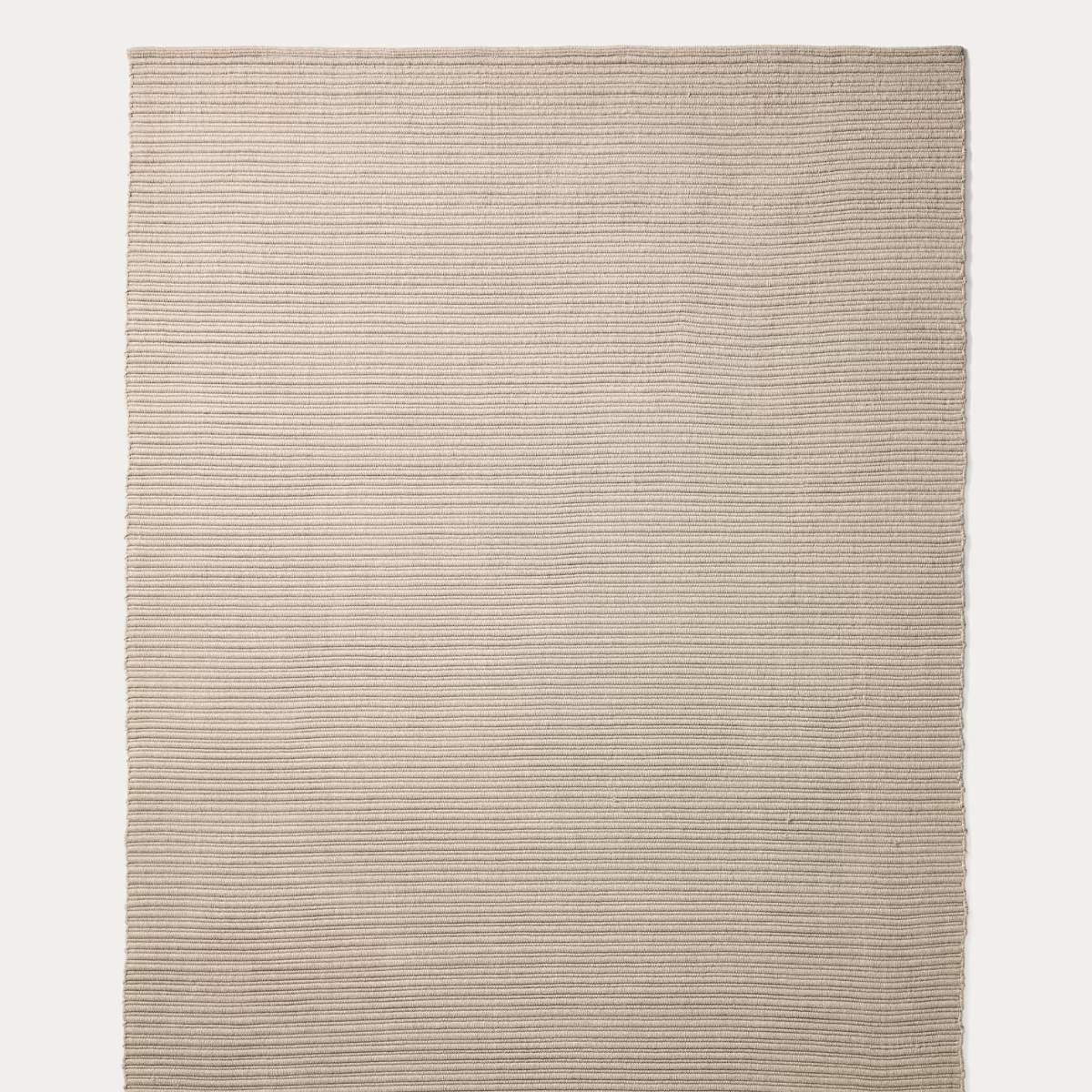 Kave Home Ardelia green and beige synthetic fibre rug 160 x 230cm.