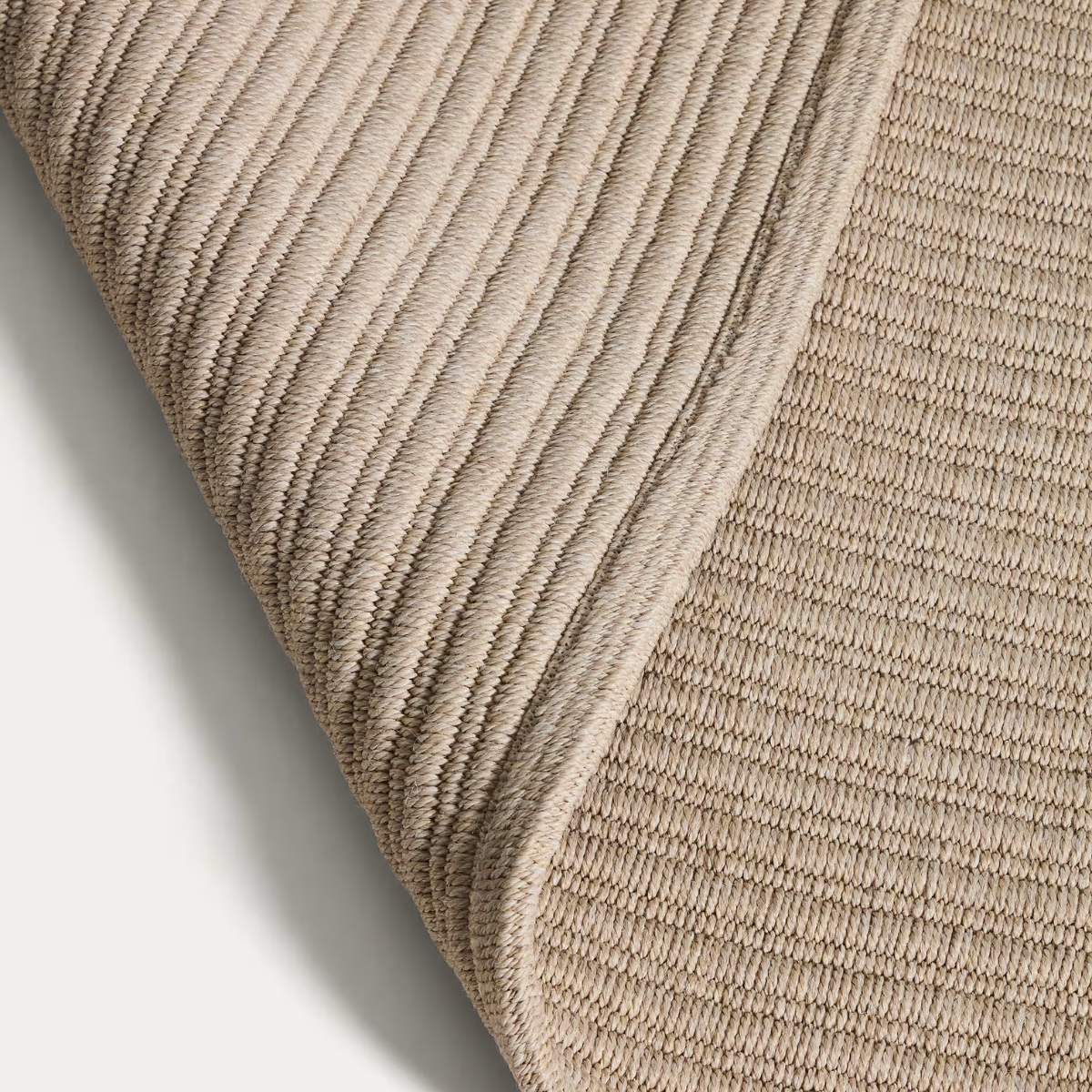 Kave Home Ardelia green and beige synthetic fibre rug 160 x 230cm.