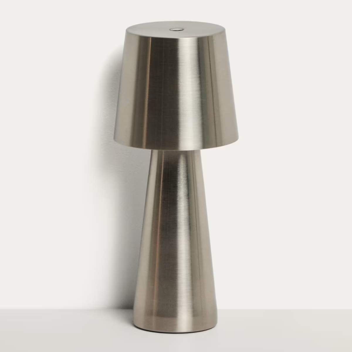 Kave Home Arenys small table lamp in metal with a shiny silver finish